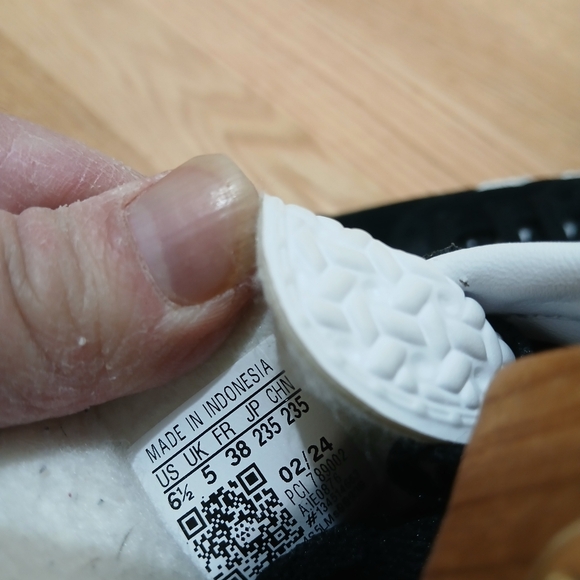 Adidas Gazelle Platform Streetwear/Lifestyle Athletic Shoes Size 6.5 Women - Picture 14 of 15